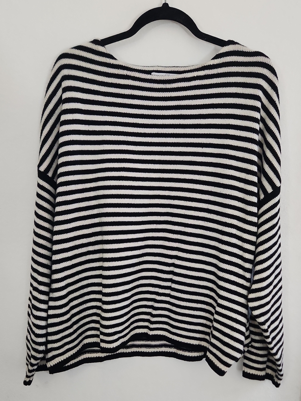 ​Carly Jean Los Angeles Oversized Striped Knit Sweater Black Cream Womens S/M
